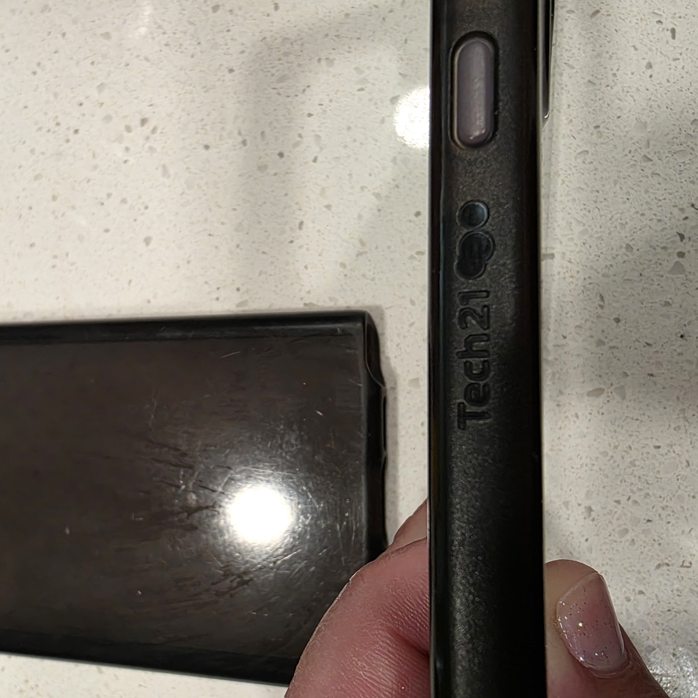 Black Phone Case Set - Picture 2 of 2